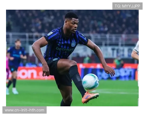 邓弗里斯、达米安伤缺,国米右路告急 邓弗里斯、达米安伤缺,国米右路告急